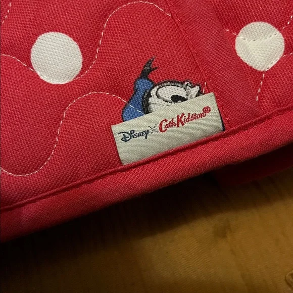 Cath Kidston x Disney collab double oven mitt - Picture 3 of 5